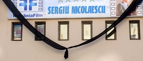 Sute de persoane s-au înghesuit la Târgu Jiu pentru a vedea gratuit filmele lui Sergiu Nicolaescu