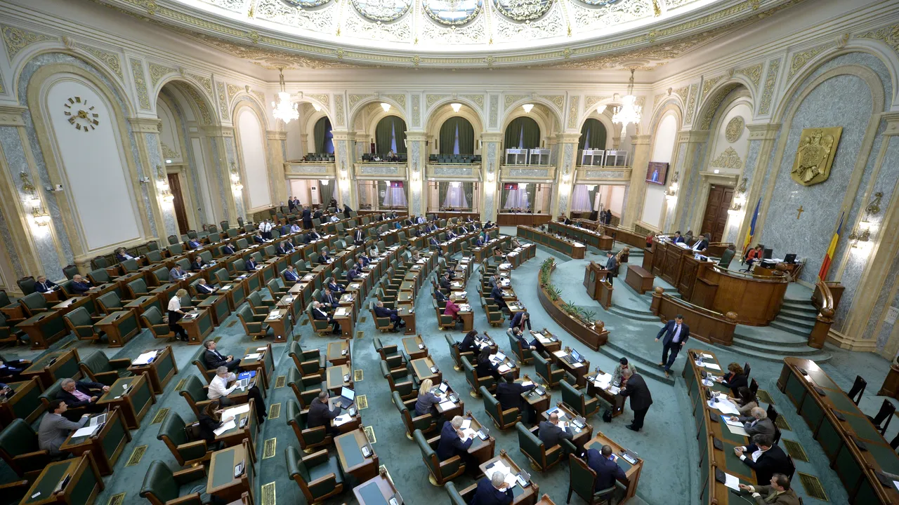 Pensiile SPECIALE ale parlamentarilor ar putea fi ANULATE. Senatul a adoptat proiectul PMP