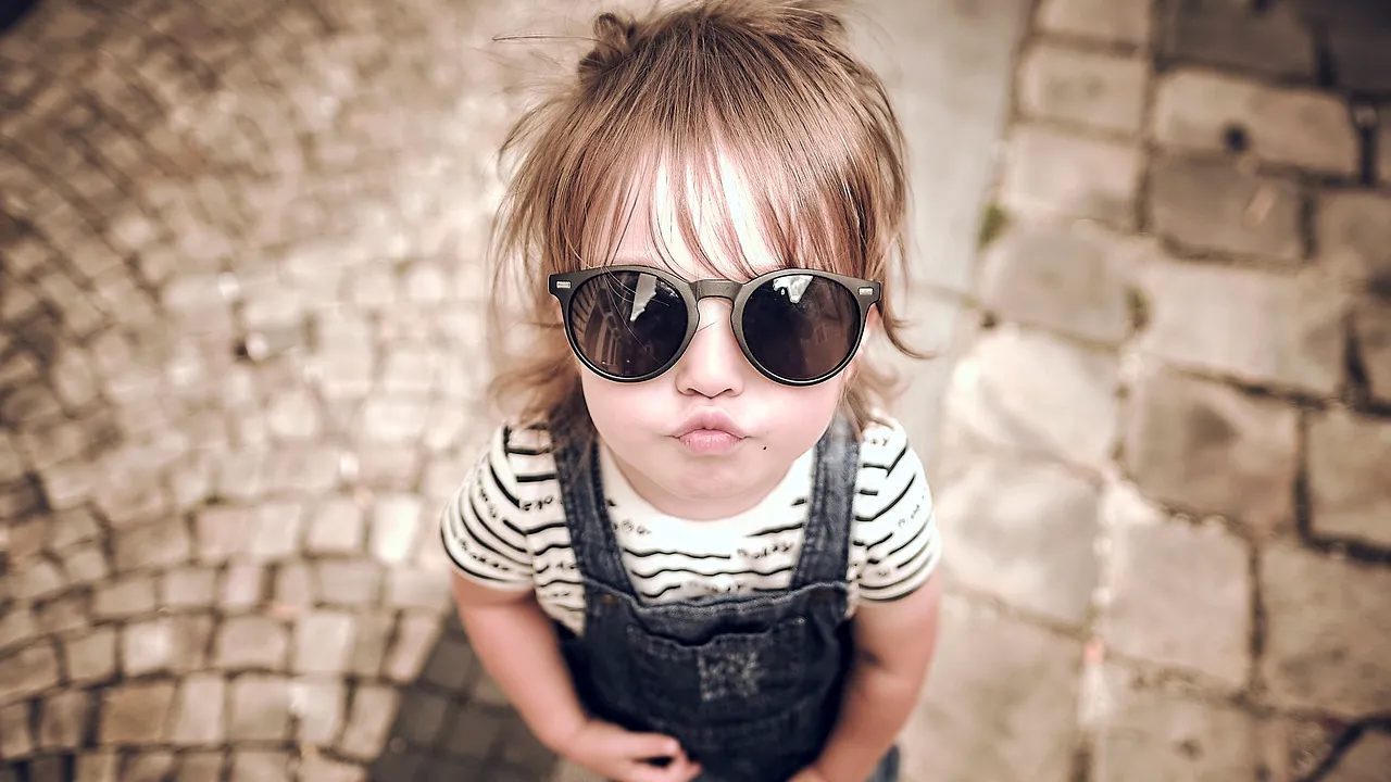 Cazurile de miopie la copii ar putea crește, din cauza pandemiei de Covid. Explicațiile oftalmologilor germani