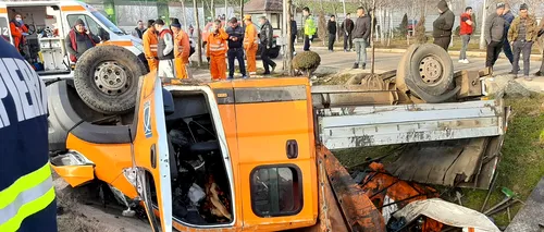 A fost prins șoferul care e bănuit că a provocat accidentul din Giurgiu și apoi a fugit. Manevra sa ucigașă, soldată cu 2 morți și 6 răniți, a fost surprinsă de o cameră de supraveghere (VIDEO)