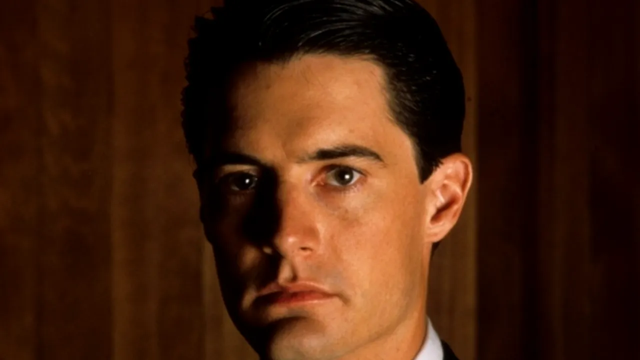 Cum arată astăzi primul agent FBI de care s-au îndrăgostit româncele 