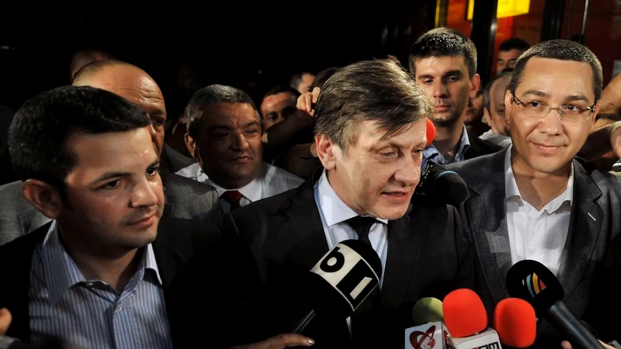 ALEGERI LOCALE 2012. Noaptea victoriei pentru Ponta și Antonescu: Interzis la țopăială