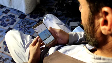 Guvernul din Afganistan le-a interzis funcționarilor guvernamentali utilizarea smartphone-urilor