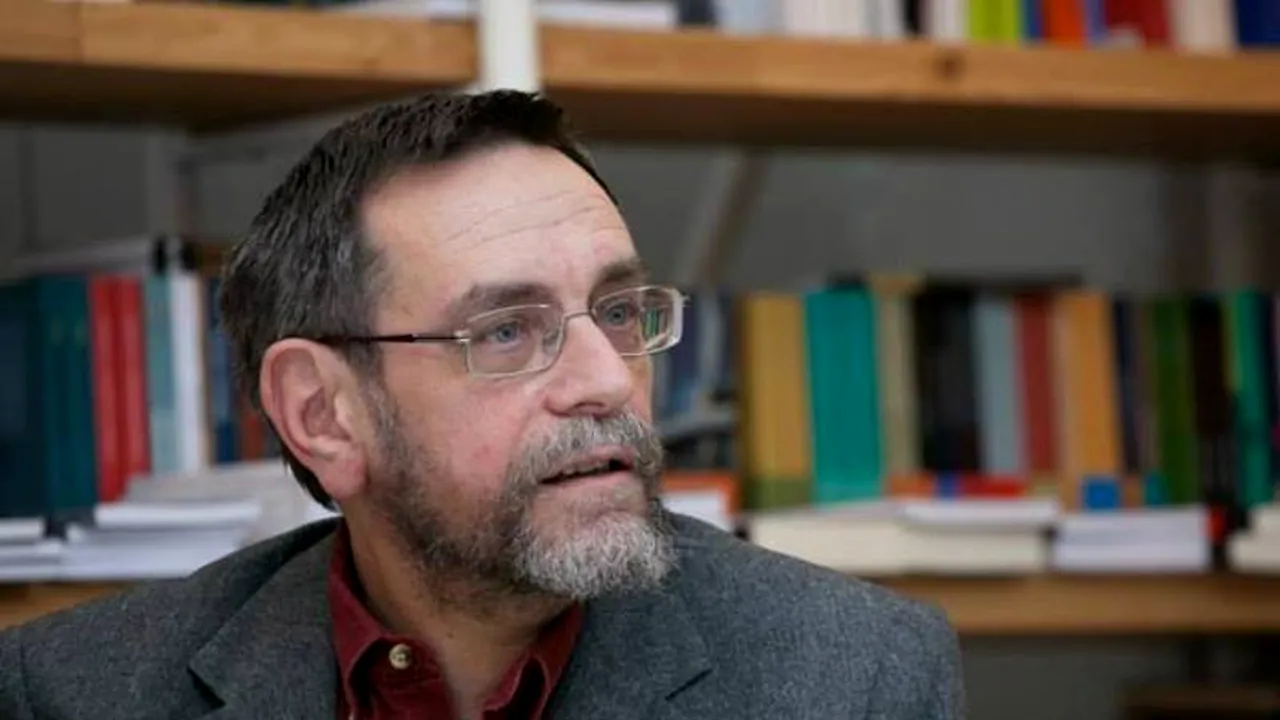 Andrei Cornea la INTERVIURILE GÂNDUL. „Pe lângă moschee, se face și o academie. Astfel de școli islamice au fost și sunt pepiniere de teroriști. Avem nevoie de așa ceva?