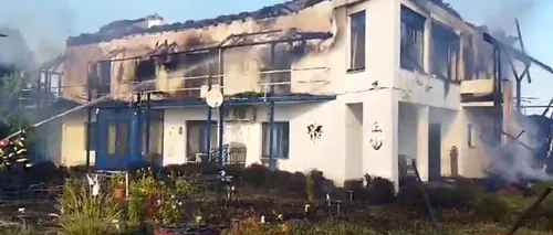 VIDEO | CASA de vacanță din Deltă a fostului ministru Miron Mitrea, distrusă într-un incendiu. Un un fost angajat al demnitarului a fost reținut
