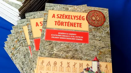 Cincizeci de exemplare din manualul 