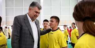 <span style='background-color: #2232e5; color: #fff; ' class='highlight text-uppercase'>POLITICĂ</span> Investiții pentru viitor / Marcel CIOLACU laudă dezvoltarea infrastructurii sportive în mediul rural