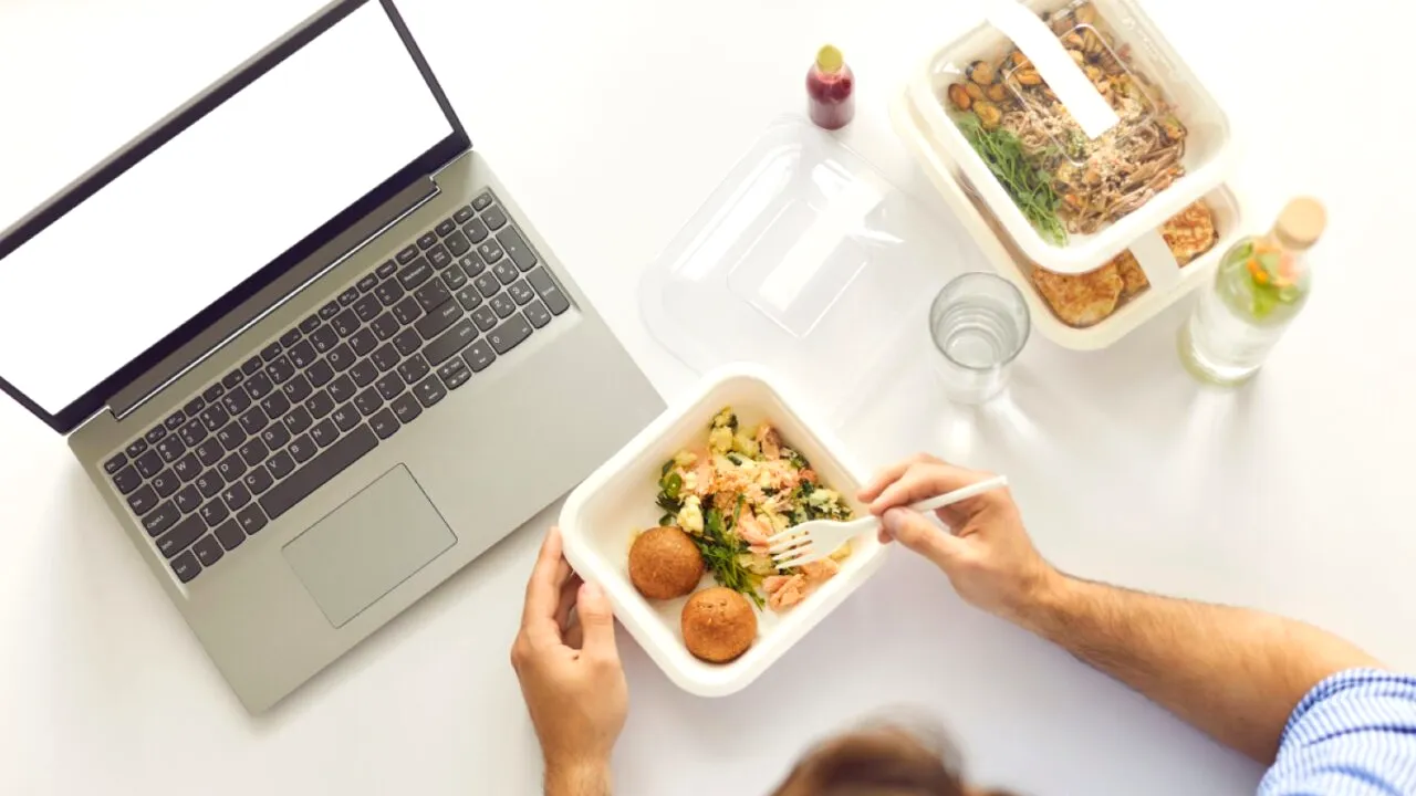 (P) Prânzul perfect la birou: 7 rețete ușor de pregătit și transportat
