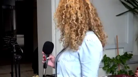 Cultură și manele. Cum a fost comemorat Mihai Eminescu în Focșani. Scriitori, lansări de carte și melodia „Te caut în stele