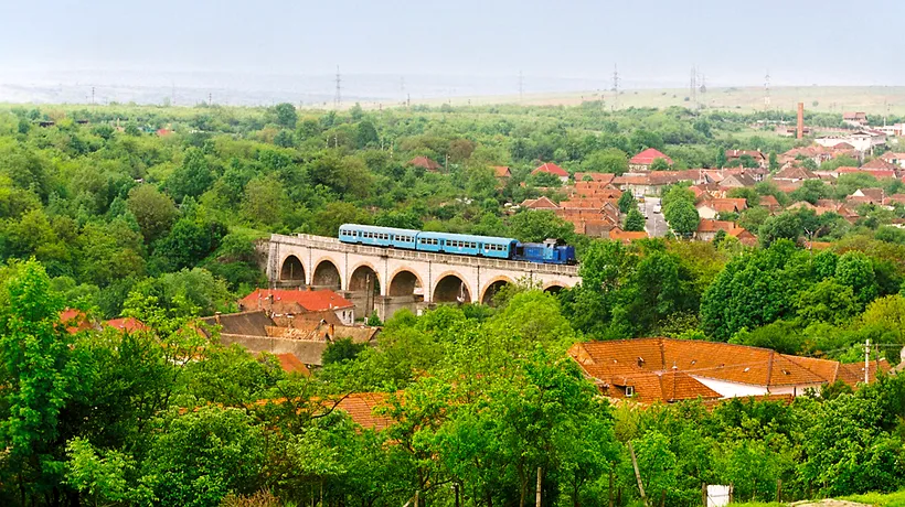 Cea mai spectaculoasă cale ferată din România, monument istoric unic în sud-estul Europei