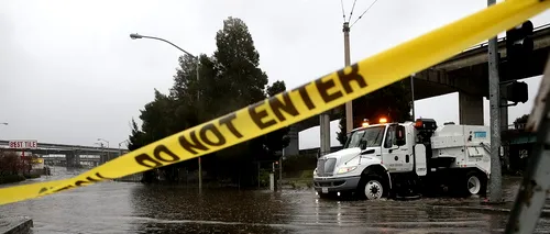 Inundații în California: peste 150.000 de case au rămas fără electricitate