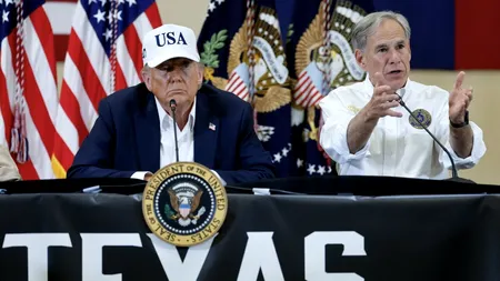 Donald Trump a vizitat comitatul Kerr devastat de INUNDAȚII: „Jelim pentru fiecare viață luată de inundații și ne rugăm pentru familii”