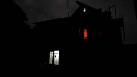 România ar fi evitat ca prin minune, de două ori, un blackout în 2025. Care este singurul an în care S-A STINS LUMINA în țara noastră