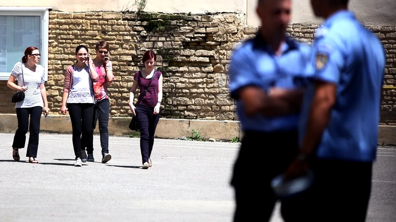 ÎNREGISTRARE-BOMBĂ dintr-un liceu din Năvodari: ce face O ELEVĂ împreună cu 15 absolvenți de clasa a XII-a! UPDATE