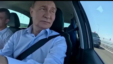 Vladimir Putin INAUGUREAZĂ o porțiune a autostrăzii ce leagă Moscova de Sankt Petersburg, la volanul celui mai NOU model Lada