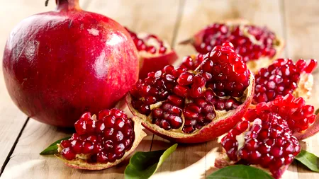 Beneficiile pentru sănătate ale rodiei și ananasului