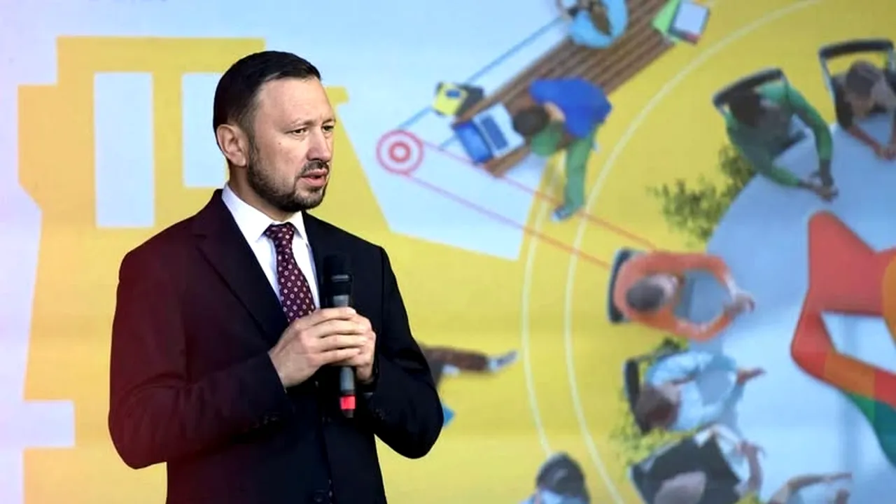 Mircea Fechet: „Primele nerușinate pentru pensionare de la Romsilva au surori gemene la Curtea Constituțională