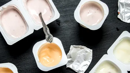 Ce conțin IAURTURILE din supermarketuri. Analiza lui Dragoș Pătraru spune care e singurul sănătos