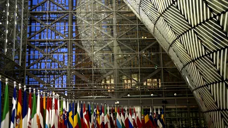 Bloomberg: Viktor Orban nu a provocat deraierea totală a UE, dar, în contextul extinderii, persistă riscurile pe termen lung