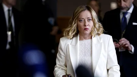 ITALIA: Curtea Supremă a decis ca autoritățile să plătească despăgubiri unor migranți rămași blocați pe mare. Guvernul Meloni protestează