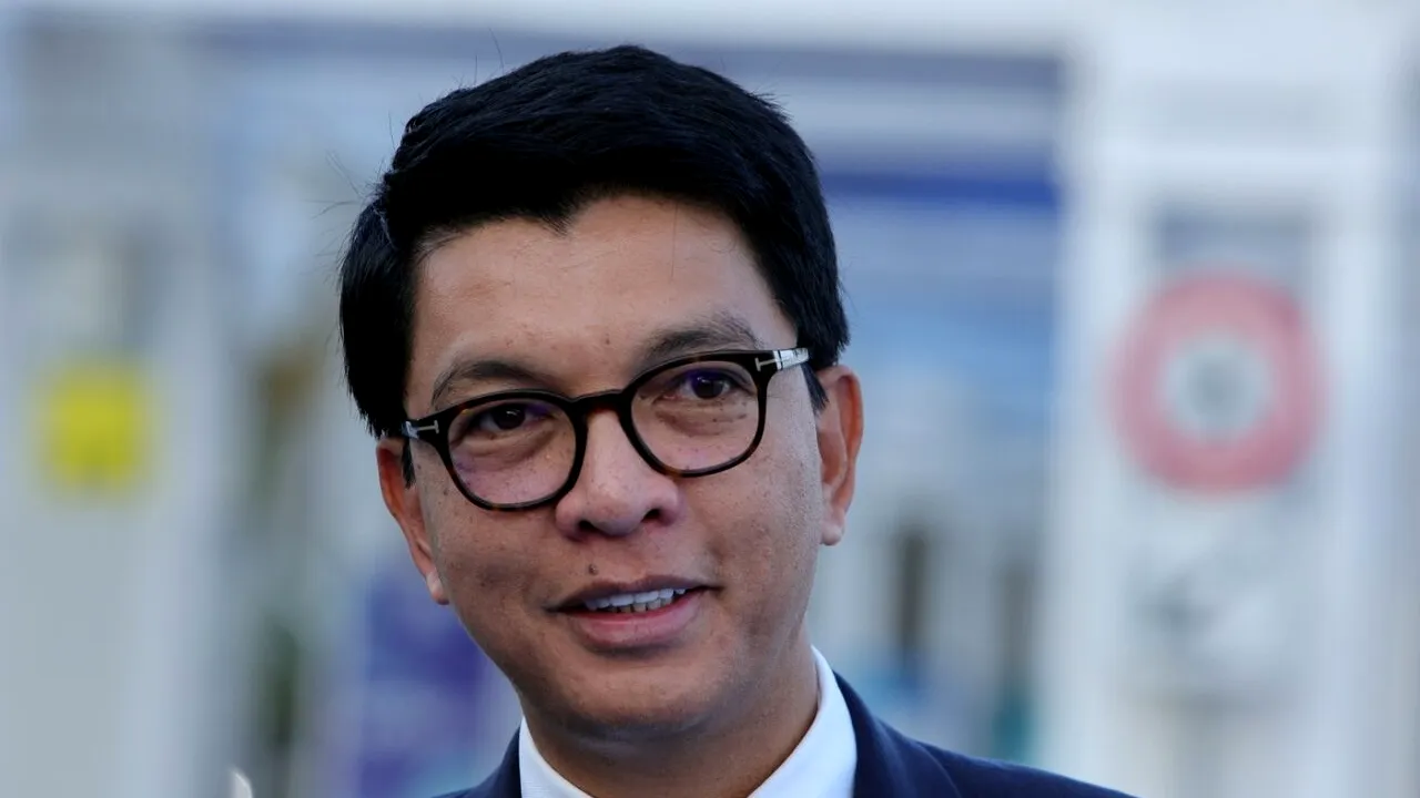 După Nepal, protestele „Gen Z” dărâmă un nou guvern. Președintele Madagascarului anunță dizolvarea Executivului
