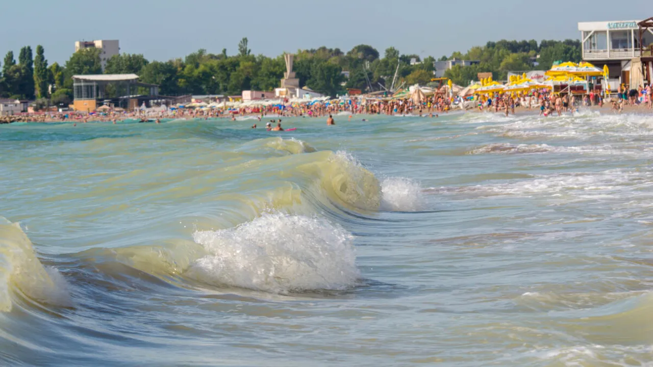 Fenomenul care ar putea să apară pe litoral pe 12 august, după ce vântul se va intensifica. Specialiștii avertizează că marea va fi agitată