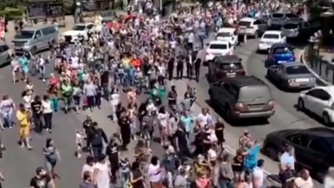 „JOS CU ȚARUL!” Proteste fără precedent împotriva lui Vladimir Putin, după arestarea unui guvernator regional, acuzat de mai multe asasinate