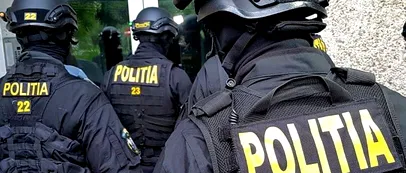 VIDEO. Șapte percheziții în București, Galați și Ilfov, la mai mulți țepari care vindeau replici de telefoane drept originale