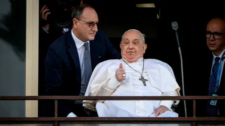 Medicii care l-au îngrijit pe Papa Francisc au luat în considerare să îl lase să moară. Mărturia unuia dintre specialiști