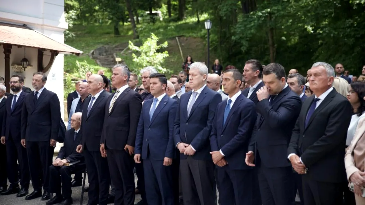 PNL pregăteşte opt posturi de vicepreşedinţi. Printre numele vehiculate în noua conducere se află Robert Sighiartău, Florin Roman, Raluca Turcan, dar și nou-veniții Dragoș Pîslaru și Oana Gheorghiu