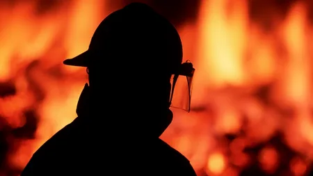 EXPLOZIE devastatoare într-o casă din Bacău. Patru răniți, printre care și un copil de 14 ani