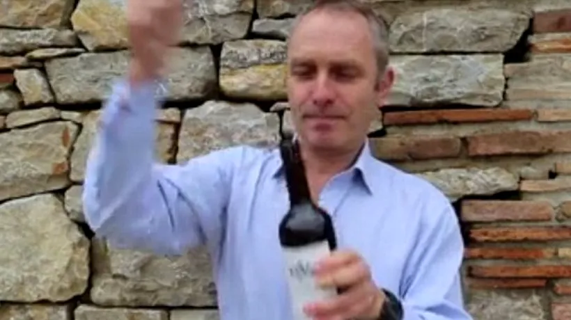 Cum se poate deschide o sticlă de vin fără tirbușon. VIDEO