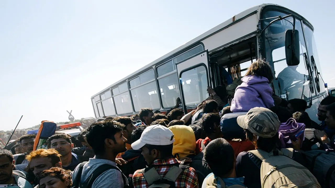 Austria amenință Ungaria că o va acționa în instanță dacă aceasta nu va accepta să primească înapoi migranți 