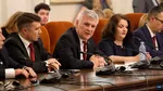 Daniel Zamfir, confruntat în comisiile parlamentare după ce a dat în scris că nu va vota guvernul Niculescu: ”Ce termen de expirare are cuvântul dumneavoastră?”. Cum s-a apărat senatorul social-democrat