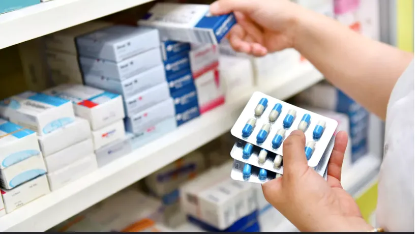 Criză severă de antibiotice și analgezice în Franța. Autoritățile iau măsuri: „Maxim două cutii!”