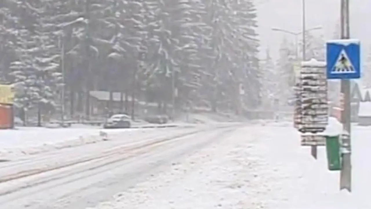 Stratul de zăpadă măsoară 15 centimetri în Poiana Brașov