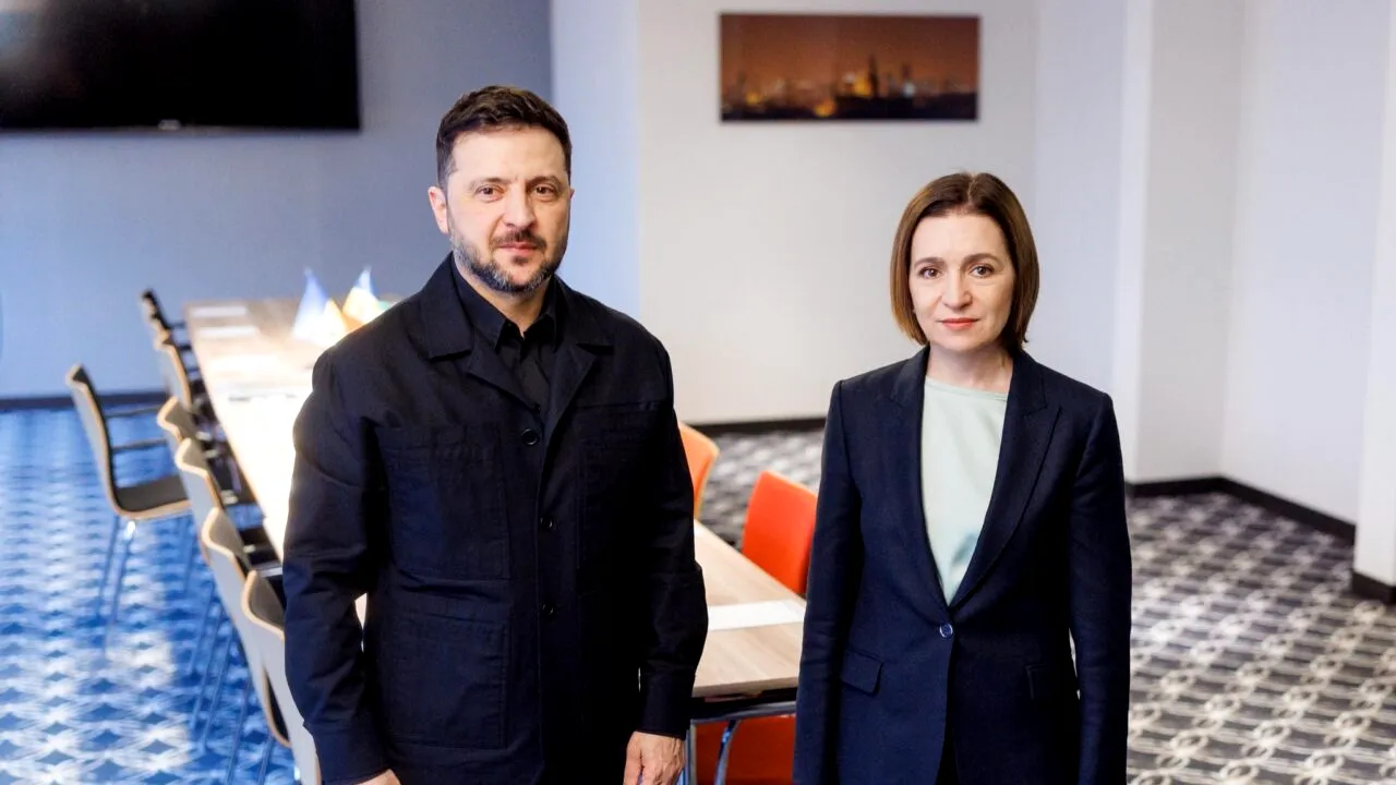 Moldova confirmă că negociază cu Ucraina reducerea tarifelor pentru tranzitul cerealelor spre portul Constanța din România. Ce precizări face Chișinăul