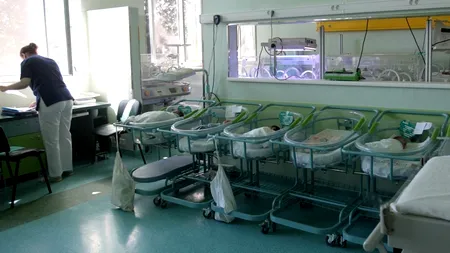 INS: În martie s-au născut aproape 15.000 de copii, dar au murit peste 24.500 de români