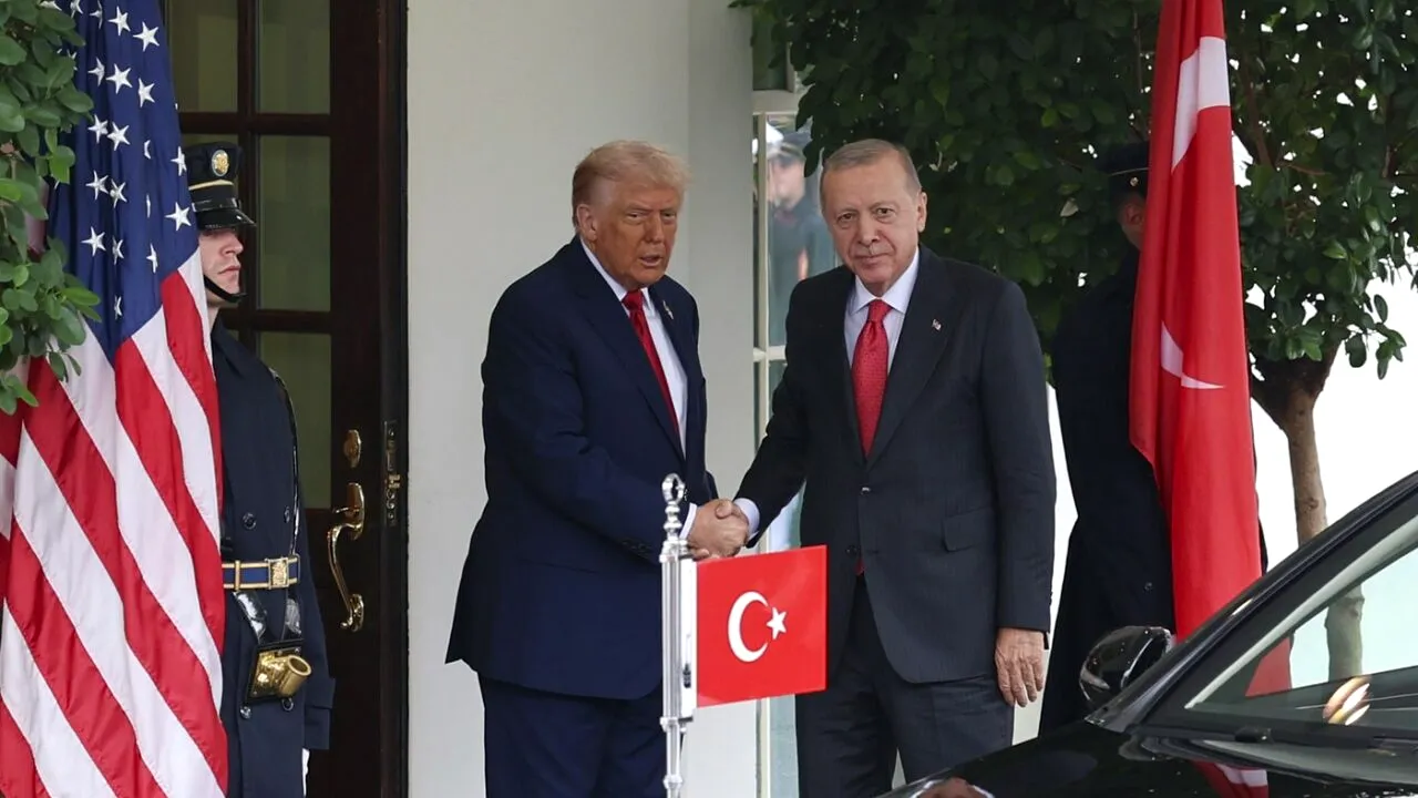 Vizita lui Erdoğan în SUA. „Turcia, factorul decisiv cu care Trump vrea să colaboreze în Siria” / „Cei doi lideri ocolesc convențiile diplomatice”