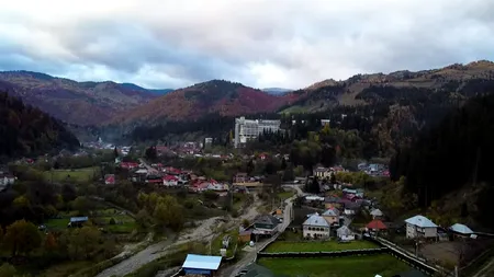 „Perla turismului românesc” devine o umbră a trecutului glorios. Cum arată acum stațiunea în care turiștii nu aveau loc în alte vremuri