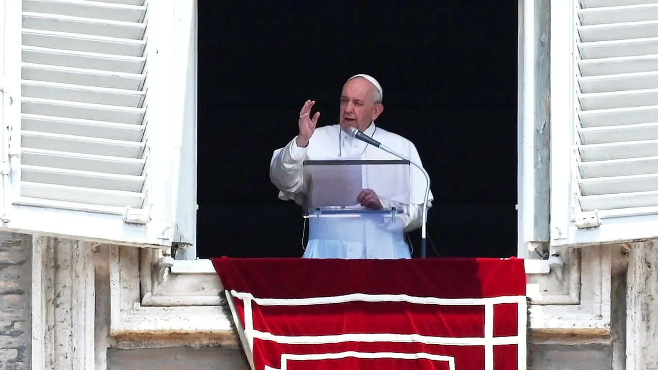 Papa Francisc a fost operat la colon. Vaticanul anunță că Suveranul Pontif „a reacționat bine” după intervenție