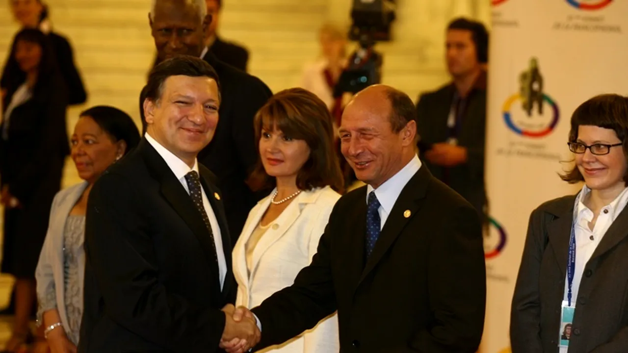 Băsescu: Barroso s-a oferit să transfere oameni să lucreze direct pe programe cu România