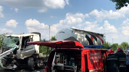 Accident între o autoutilitară și un tir pe șoseaua de centură din București. Circulația, blocată pe ambele sensuri