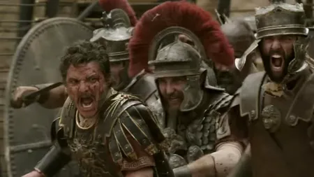 COIFUL purtat de Russell Crowe în filmul Gladiatorul, scos la licitație la un preț colosal. Îți poți cumpăra 3 apartamente în București cu acei bani