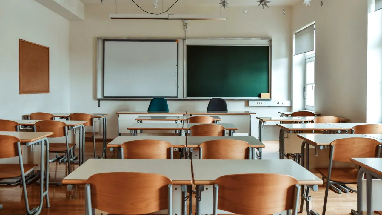 Vacanță de toamnă, an școlar 2024-2025. Câte zile libere vor avea elevii, după primul modul de curs