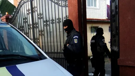 O cunoscută creatoare de modă din România, sora unui deputat USL, ARESTATĂ pentru posesie de droguri