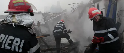 O gospodărie din Suceava a luat foc după ce a fost lovită de un trăsnet