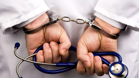 Caz scandalos. Un medic pediatru este acuzat că a abuzat sexual cel puțin 95 de copii
