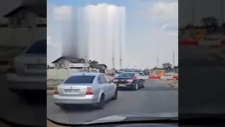 Barieră DECORATIVĂ la Caracal. ”Barierele sunt de formă aici, toată lumea trece”, remarcă 