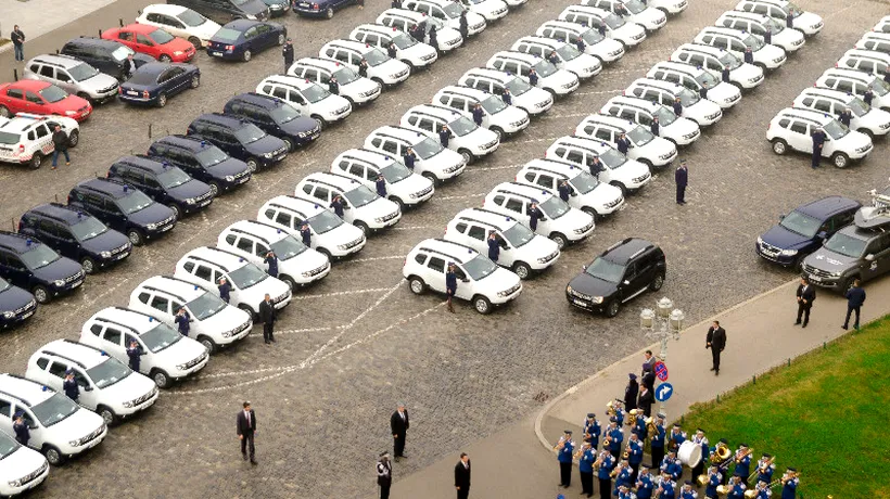 MAI a dat 100 de mașini Dacia Duster la Poliție, Jandarmerie și ISU. Victor Ponta le-a dat cheile